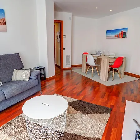 Seaside April By Hello Homes * 锡切斯