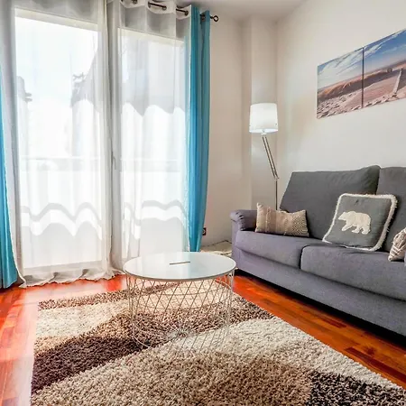 Апартаменти Seaside April By Hello Homes *