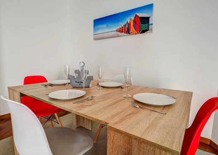 Seaside April By Hello Homes Σίτζες